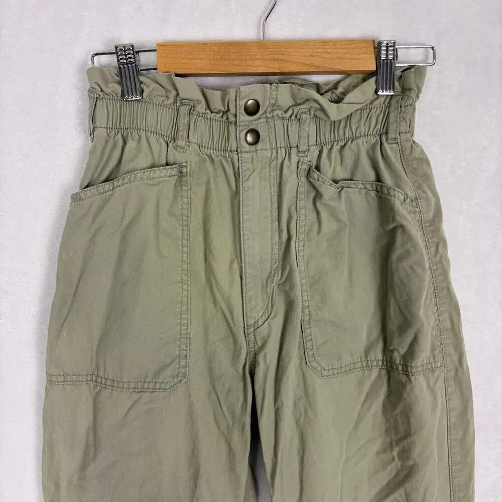 Abercrombie & Fitch Green High Waisted Skinny‎ Leg Pants Size XS Short